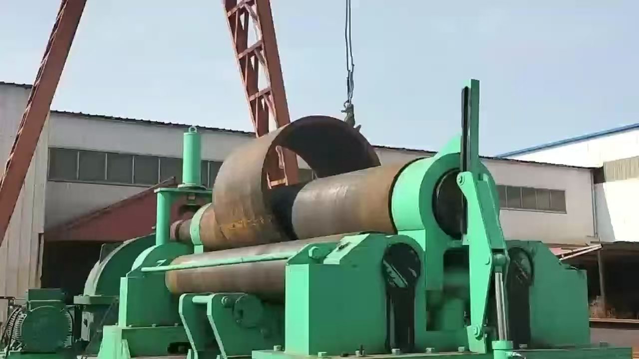 Ano ang pagkakaiba sa pagitan ng spiral welded pipe at ang kulot na bakal plate pipe bilang mga haligi?